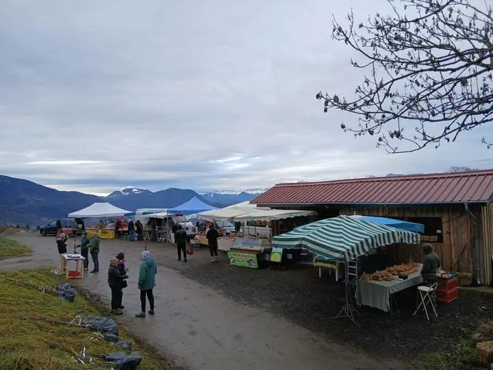PAiT Grenoble | Marché à la ferme de Loutas